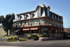 Altland House Inn and Suites