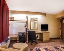 Baymont Inn & Suites by Wyndham Mukwonago