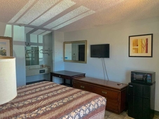 Best Price Motel and Suites