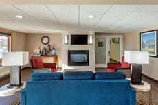 Comfort Inn & Suites Jackson - West Bend