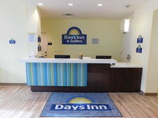 Days Inn & Suites by Wyndham Kearney