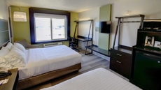 Holiday Inn Express & Suites Sioux Center, an IHG Hotel