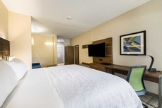 Holiday Inn Express Hotel & Suites Columbus, an IHG Hotel