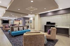 La Quinta Inn & Suites by Wyndham Fayetteville