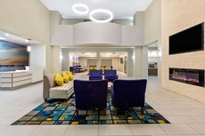 La Quinta Inn & Suites by Wyndham NE Long Beach/Cypress