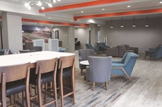 La Quinta Inn & Suites by Wyndham Pittsburg