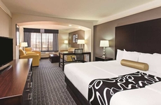 La Quinta Inn & Suites by Wyndham Santa Clarita - Valencia