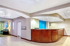 La Quinta Inn & Suites by Wyndham Stamford / New York City