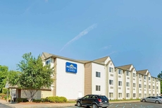 Microtel Inn & Suites by Wyndham Roseville/Detroit Area