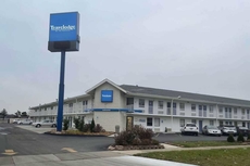 Travelodge by Wyndham Madison Heights MI