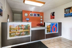 Motel 6 New Stanton, PA