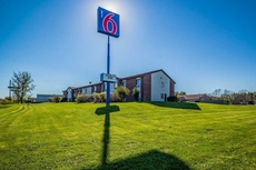 Motel 6 Saukville, WI