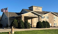 Okoboji Inn & Suites