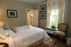 Pineapple Hill Inn Bed & Breakfast