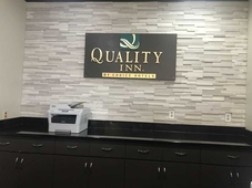 Quality Inn near I-72 and Hwy 51