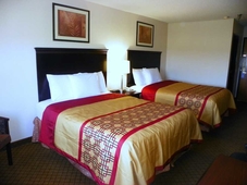 Royalton Inn & Suites