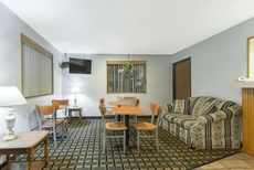 Super 8 by Wyndham Twinsburg/Cleveland Area