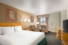 Travelodge by Wyndham Wellington KS