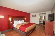 Econo Lodge Inn & Suites