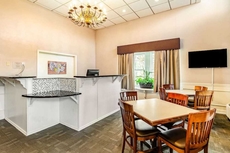 Econo Lodge Inn & Suites Radford-Blacksburg Area