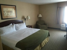 Holiday Inn Express Hotel & Suites Lansing-Leavenworth, an IHG Hotel