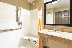 La Quinta Inn & Suites by Wyndham Oklahoma City - Moore