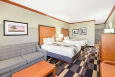 La Quinta Inn & Suites by Wyndham Oklahoma City - Moore