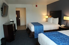 Travelodge by Wyndham Water’s Edge Hotel  Racine