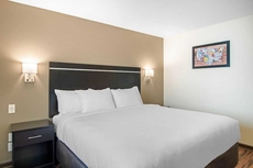 Econo Lodge Inn & Suites