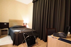 E H SUITES ROME AIRPORT