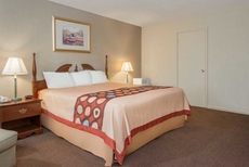 Super 8 by Wyndham Centerville-Richmond