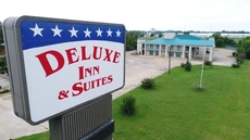 Deluxe Inn & Suites