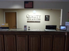 Quality Inn & Suites Eldridge Davenport North