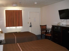 Travelodge by Wyndham Parkersburg