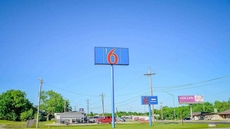 Motel 6 Atoka, OK