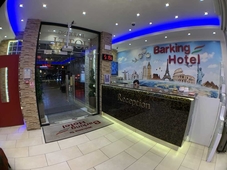 Barking Hotel