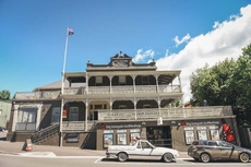 Deloraine Hotel