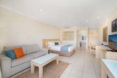 Terrigal Sails Serviced Apartments