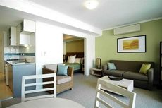 BASE Holidays - Ettalong Beach Premium Apartments