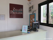 Zillion Pavilion Family & Business Hotel