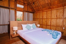 Hola Beach-Beach Club & Eco Glamping Resort