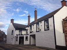 Airlie Arms Hotel