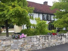 Heathrow Cottages B&B