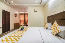 FabHotel Gayathri