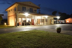 Great Lakes Inn and Suites