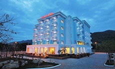 Minh Dam Hotel & Restaurant