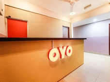 OYO 89585 Hotel Happy Inn