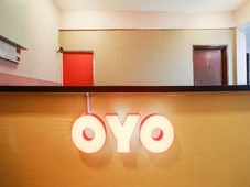 OYO 89585 Hotel Happy Inn