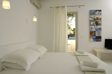 Kapetan Tasos Suites