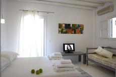 Kapetan Tasos Suites